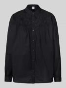 Emily Van den Bergh Relaxed Fit Bluse mit Lochmuster in BLACK, Größe 4...