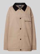 Karo Kauer Hemdjacke mit Label-Stitching in Sand, Größe S