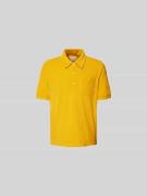 Closed Regular Fit Poloshirt mit Brusttasche in Hellgelb, Größe L