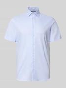 Christian Berg Men Regular Fit Business-Hemd mit Kentkragen in Bleu, G...