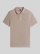 Tommy Jeans Regular Fit Poloshirt Modell 'TJM SLIM PLACKET POLO EXT' i...