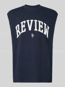 REVIEW Tanktop mit Logo-Print in Marine, Größe L