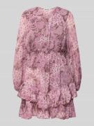 REVIEW Minikleid mit Paisley-Muster im Stufen-Look in Mauve, Größe L