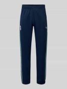 adidas Originals Regular Fit Sweatpants mit Vereins Logo Applikation M...