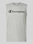 CHAMPION Top mit Logo und Rundhalsausschnitt in Hellgrau Melange, Größ...