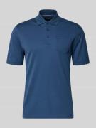 bugatti Regular Fit Poloshirt mit Brusttasche und Label-Stitching in D...