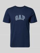 GAP T-Shirt mit Logo-Patch und Rundhalsausschnitt in Marine, Größe L