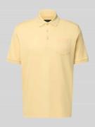 bugatti Regular Fit Poloshirt mit Brusttasche und Label-Stitching in H...