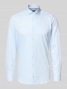 OLYMP Level Five Slim Fit Business Hemd mit Kentkragen in Hellblau, Gr...