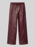 s.Oliver RED LABEL Weite Hose in Kunstleder-Optik in Bordeaux, Größe 1...