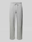 Nike Sweatpants mit Logo-Stitching und Eingrifftaschen in Hellgrau, Gr...