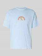 Jack & Jones T-Shirt mit Label-Print und Rundhalsausschnitt in Hellbla...