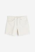 H&M 90's Regular Denim Shorts Cremefarben in Größe W 34. Farbe: Cream
