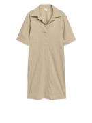 Arket Kleid mit Resort-Kragen, aus Leinenmix Beige, Alltagskleider in ...