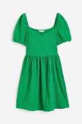 H&M Strukturiertes Jerseykleid mit Puffärmeln Grün, Alltagskleider in ...