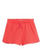 Arket Frottee-Shorts Rot in Größe 158/164. Farbe: Red