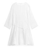 Arket Ausgestelltes Leinenkleid Weiß, Alltagskleider in Größe 44. Farb...