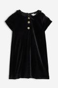 H&M Samtkleid mit Kragen Schwarz, Kleider in Größe 116. Farbe: Black
